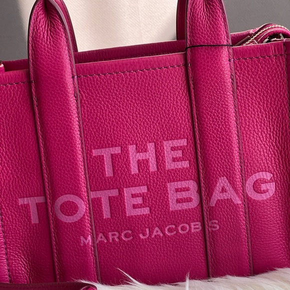 💰SOLD - H009L01SP21 - Marc Jacobs The Leather Small Tote Bag - Picture 4 of 15